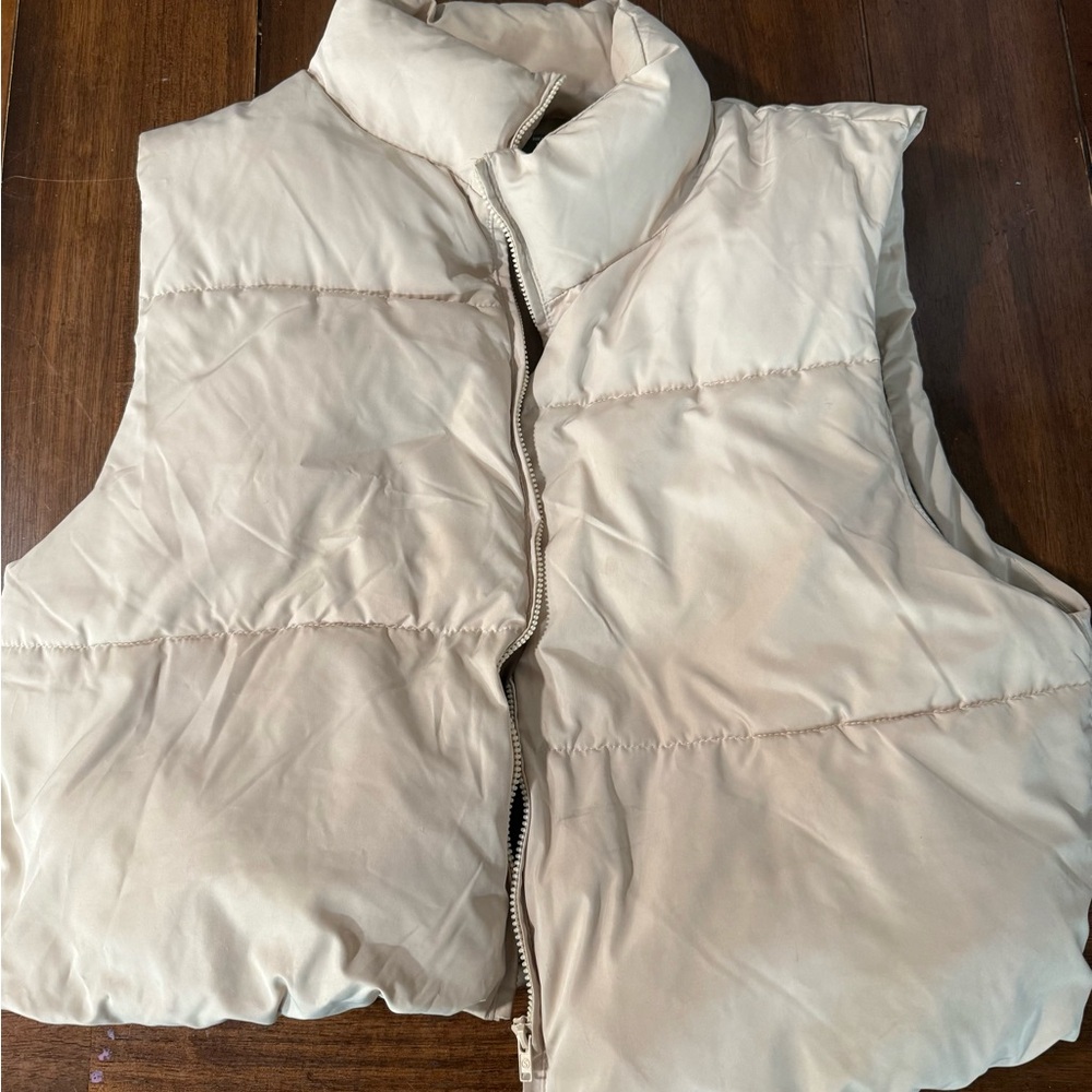 SHEIN Light Beige Puffer Vest